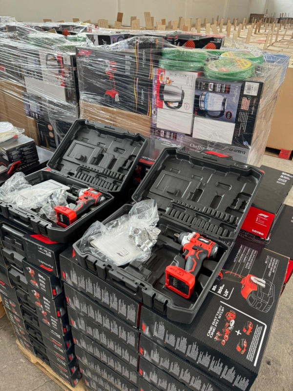 BOX – POLERKI FORMULA 1 – 4SZT 4038373002273 KLUCZE DO KÓŁ FORMULA 1 – 4SZT 4038373002259 Sugerowana cena detaliczna 8430zł P1 - Image 5