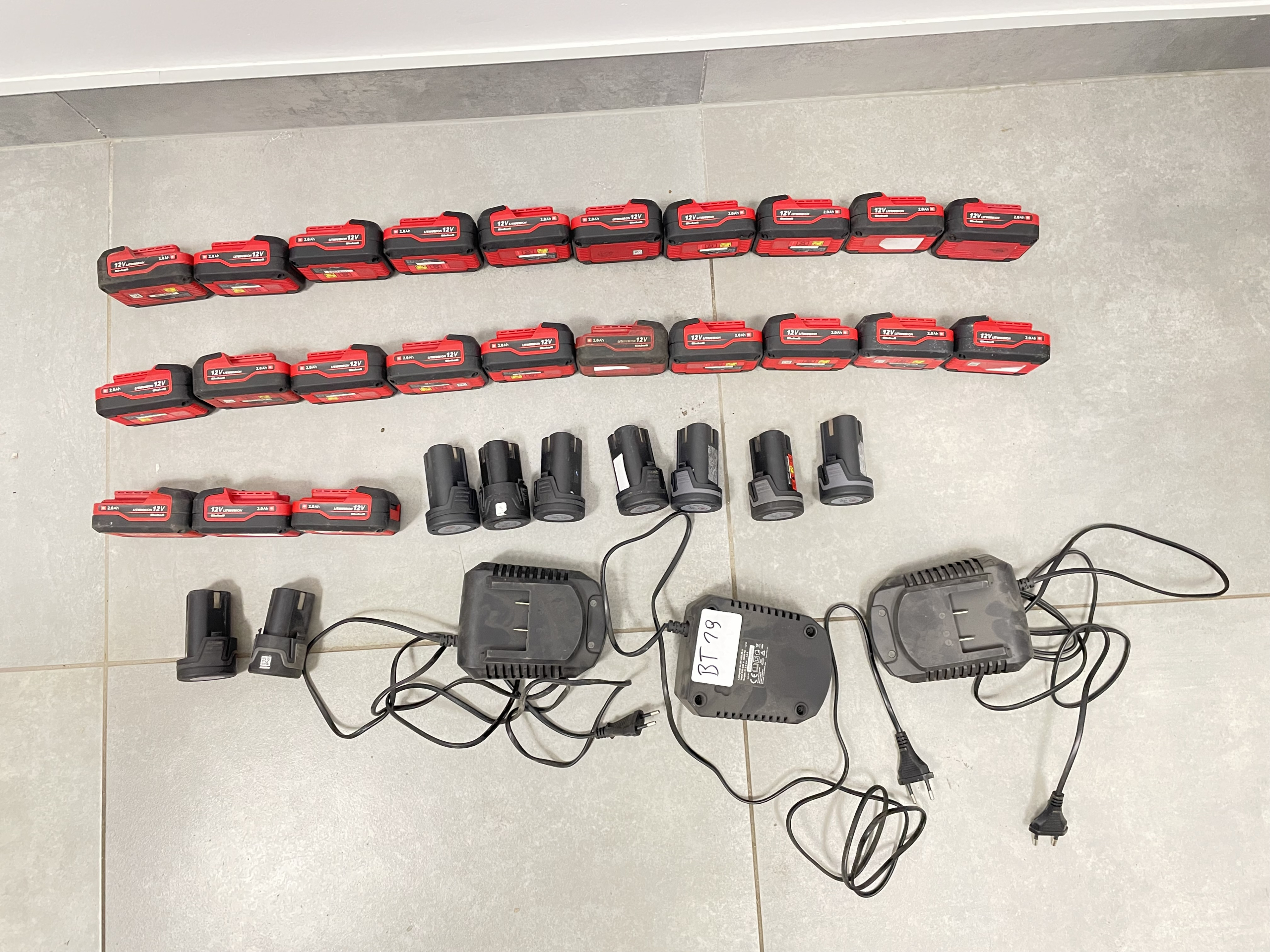 BOX 40 baterii akumulatorów Einhell MIX Zdjęcia LICYTACJA BT19